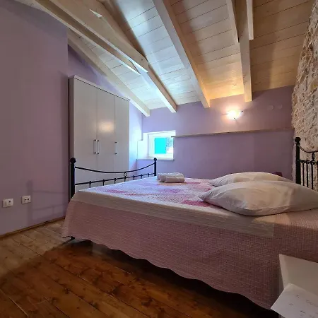 בית נופש House Kavran 1186